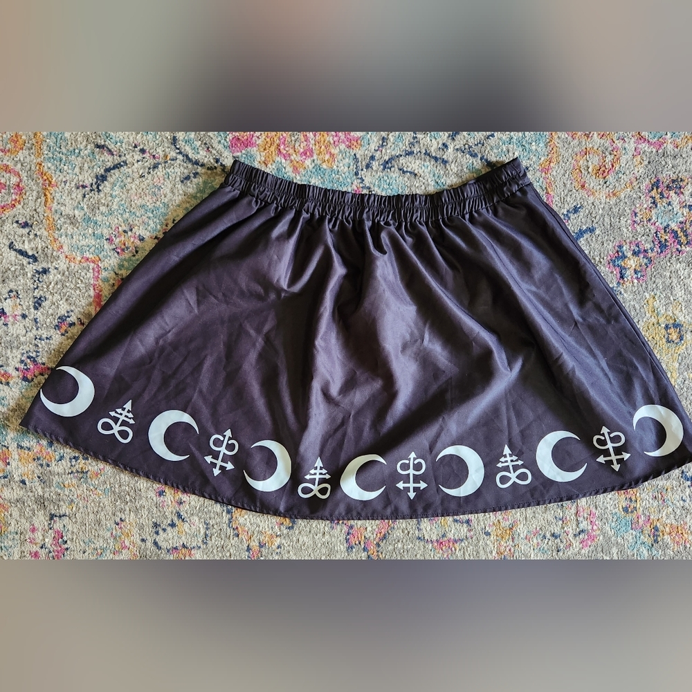 Hot Topic Skater Skirt - Picture 3 of 4